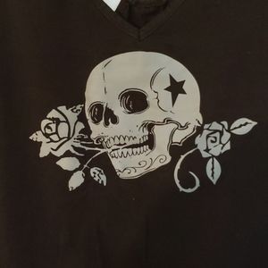 Venus razor back skull tank top